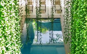 Palmarena Rooms & Residences - Long Stay Comfort With Parking, Sauna, Gym & Pool - Steps From 5Th Avenue